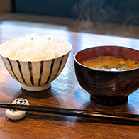 公式ホームページまたは電話予約で朝食無料サービス実施中！