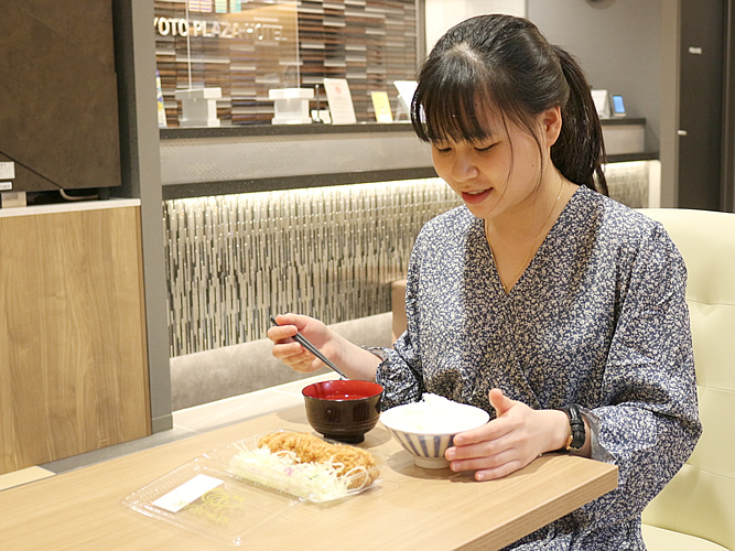 ご飯お味噌汁サービス