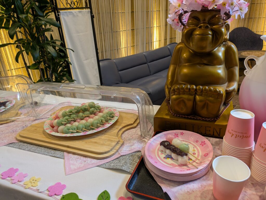 花より「団子」のひな祭り